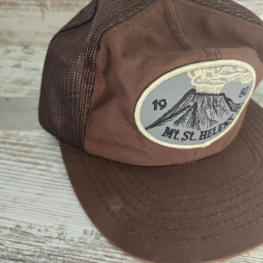 1980 Vintage Mt. St. Helens Brown Trucker Cap Snap Back - Picture 3 of 9